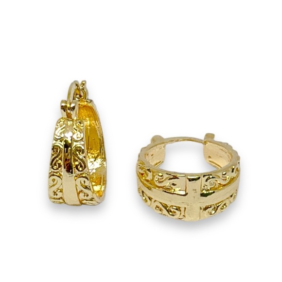 Elegant Gold Hoop Earrings - Picture 1 of 3